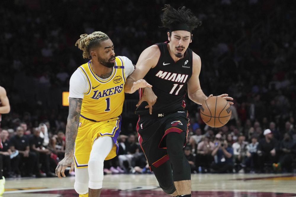 曼城此举显 曼城此举显